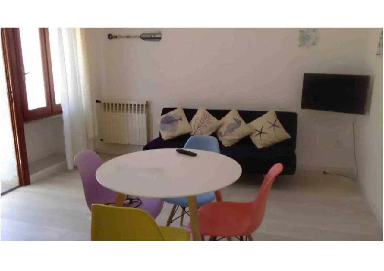 Bilocale A Pochi Metri Dal Mare Villa Ла Мадалена Екстериор снимка