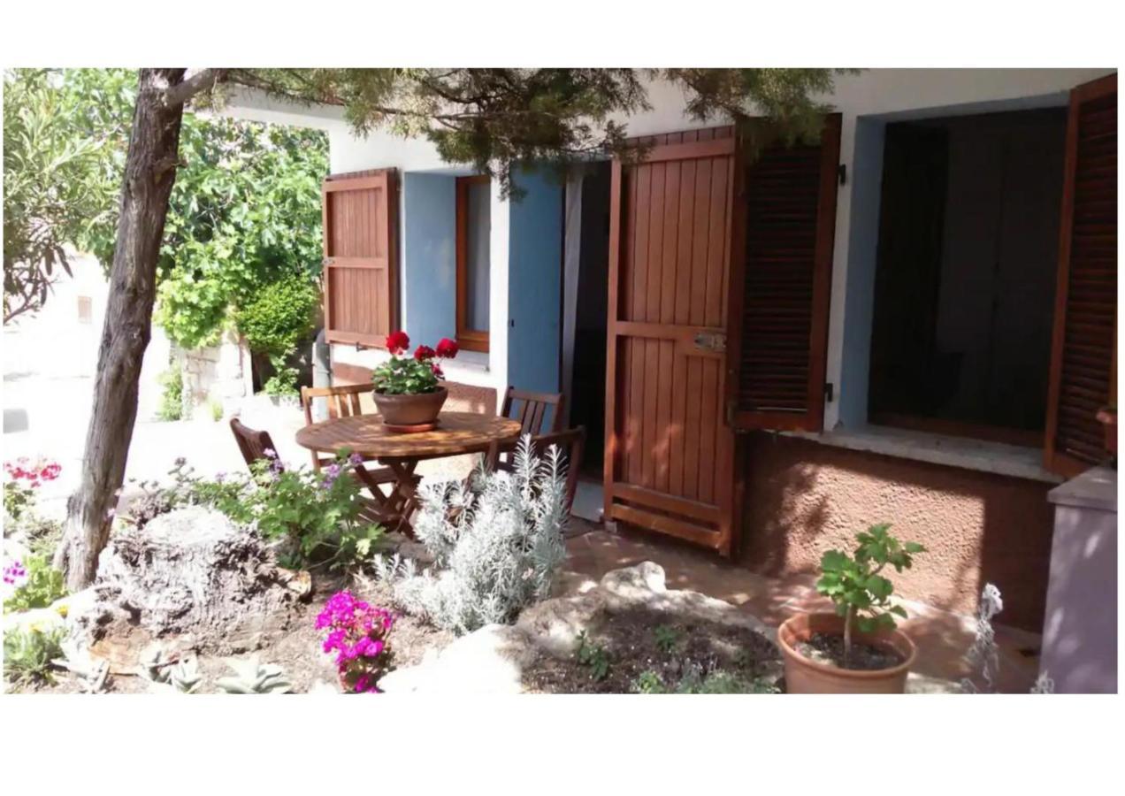 Bilocale A Pochi Metri Dal Mare Villa Ла Мадалена Екстериор снимка